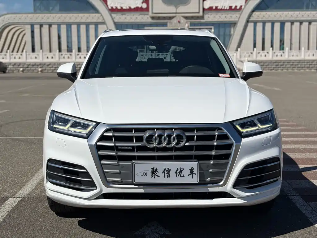 Audi Q5L — миниатюра 2