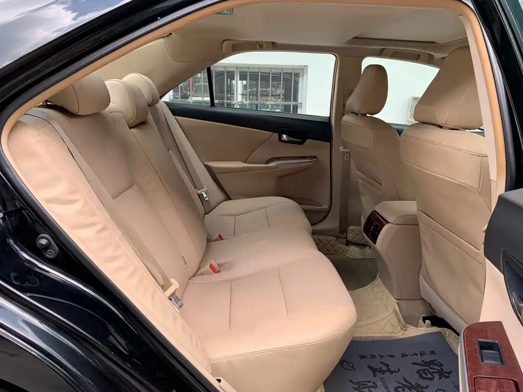 Toyota Camry — миниатюра 9