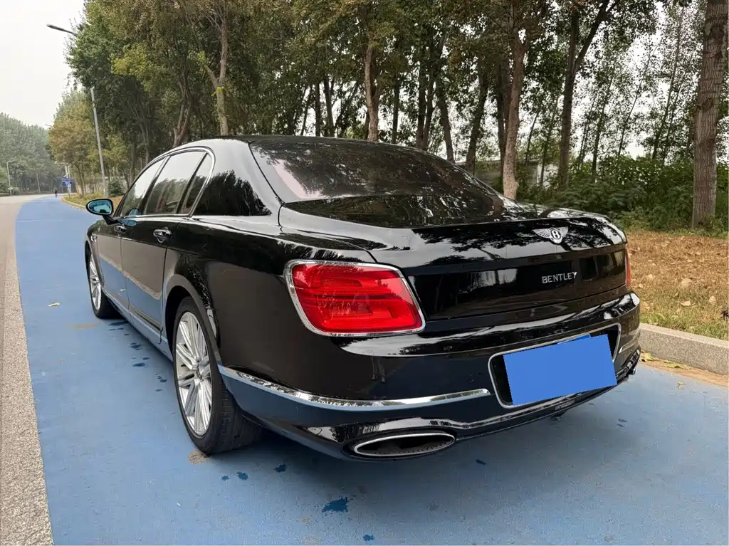 Bentley Flying Spur — миниатюра 7