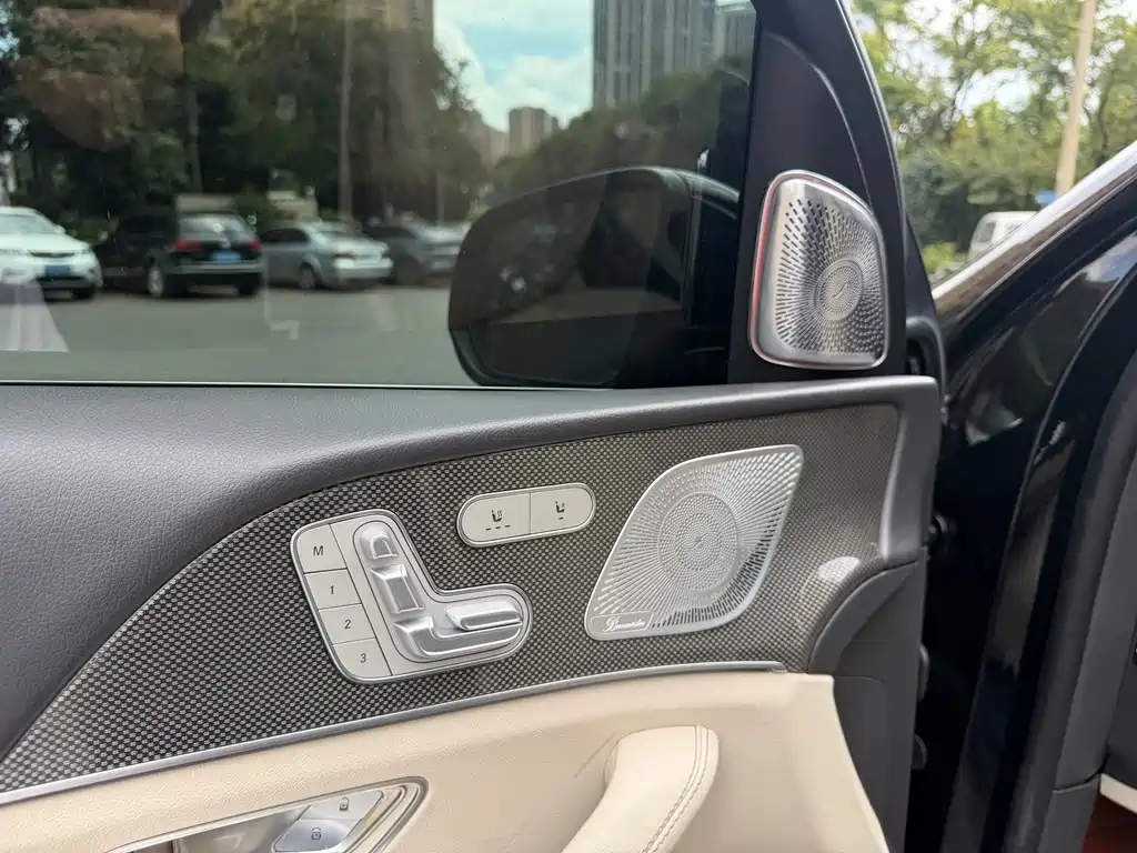 Mercedes-Benz GLS — миниатюра 13