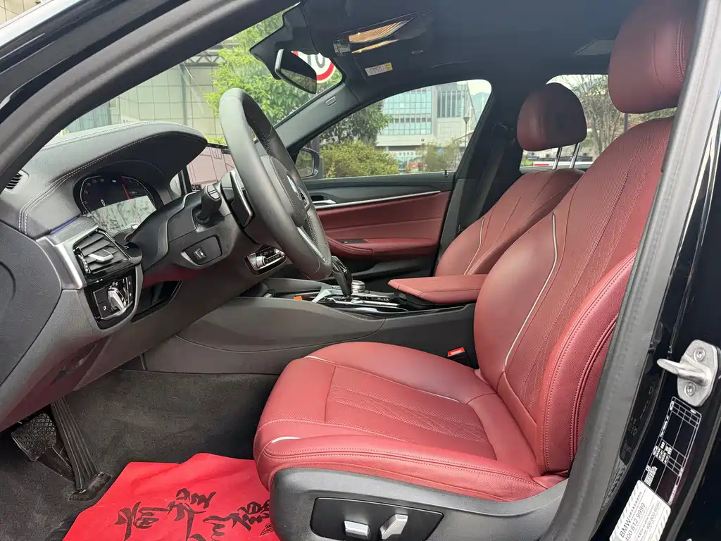 BMW 5 Series — миниатюра 10
