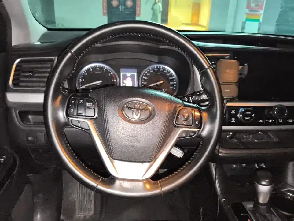 Toyota Highlander — миниатюра 14