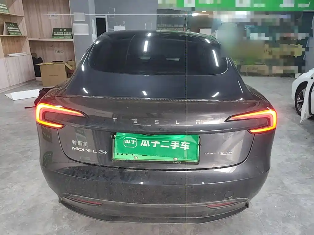 Tesla Model 3 — миниатюра 6