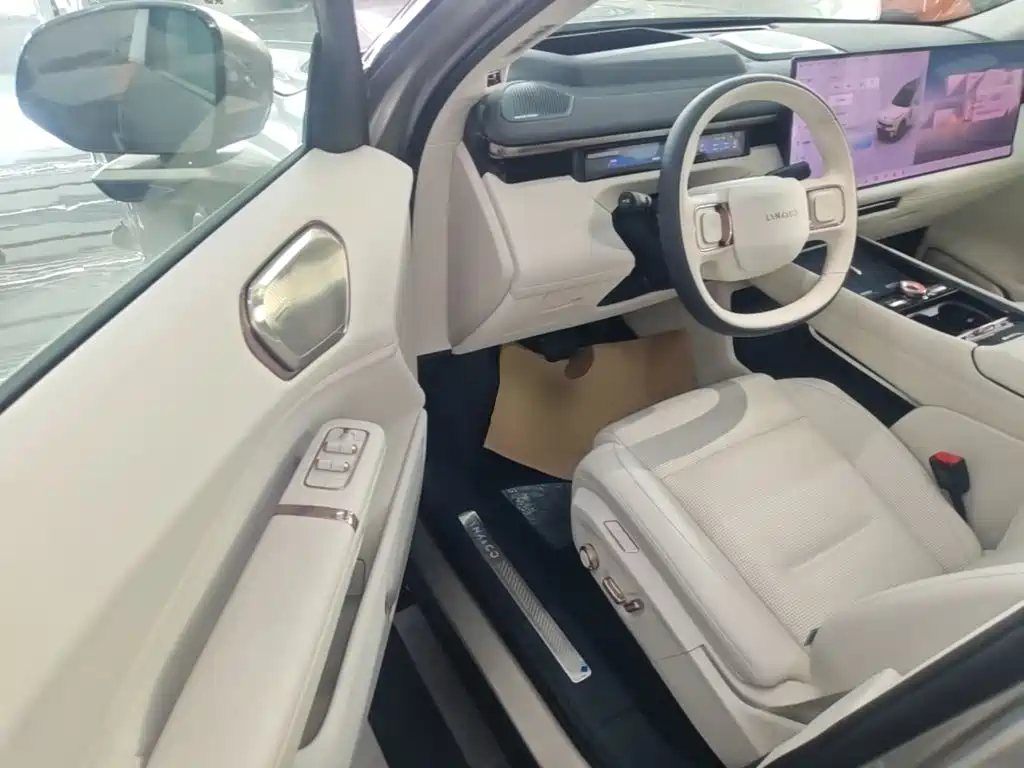 Lynk & Co 900 — миниатюра 16