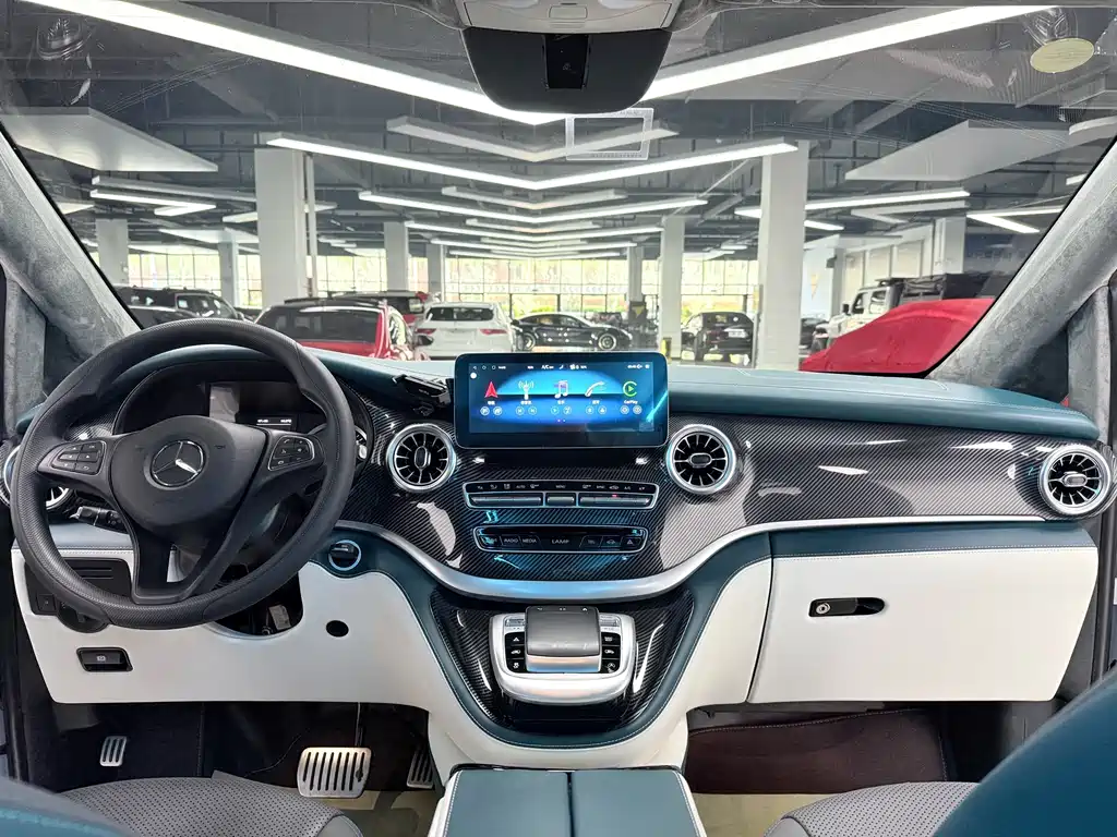 Mercedes-Benz Vito 2021 2.0T Elite 7 мест