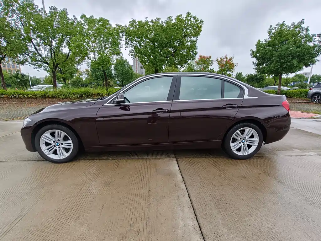 BMW 3 Series — миниатюра 4