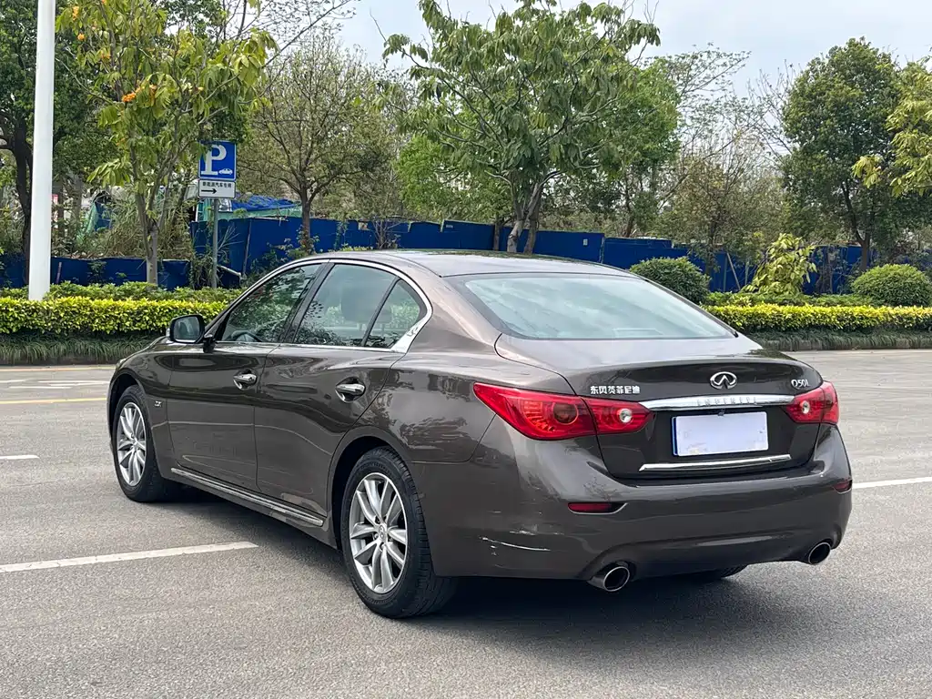 INFINITI Q50L