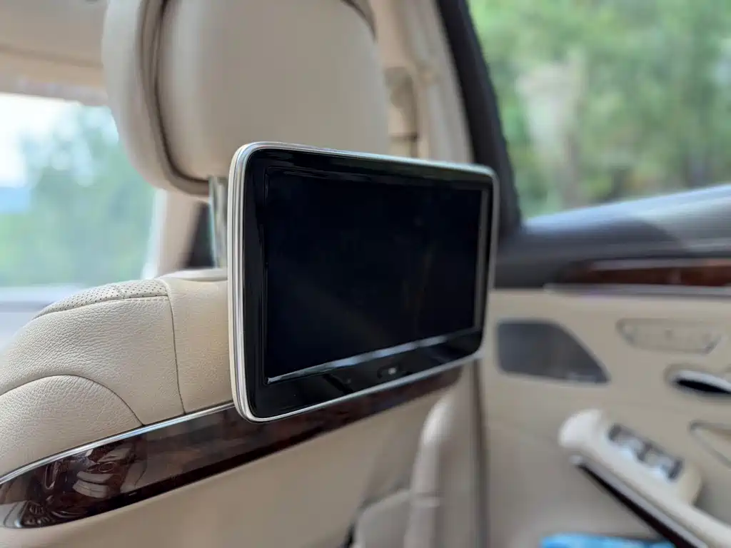 Mercedes-Benz S-Class — миниатюра 11