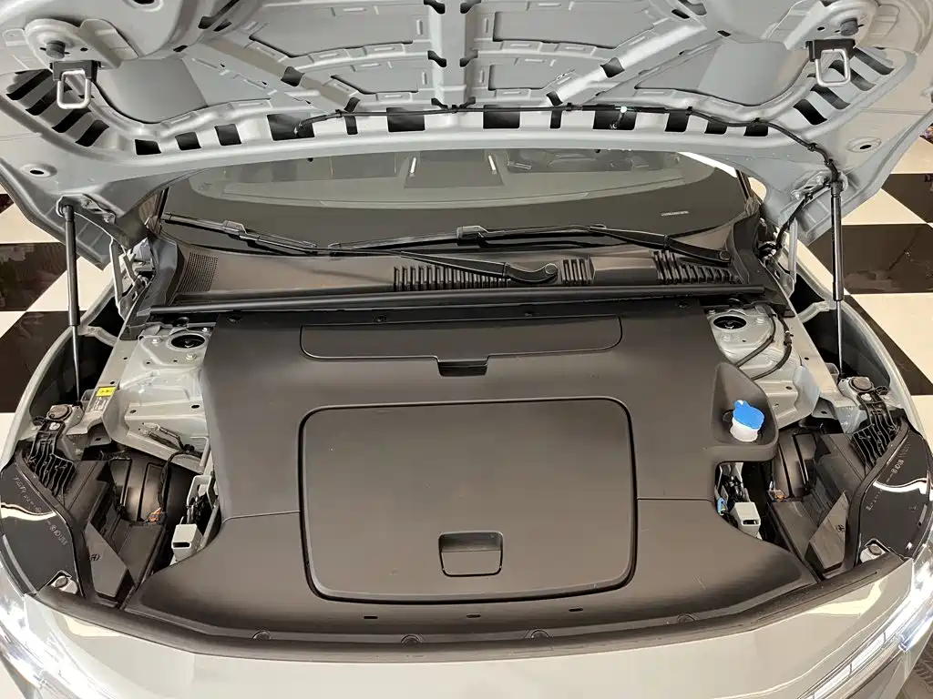Volvo EX30 — миниатюра 12