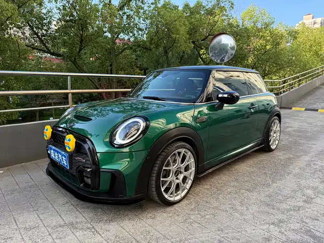 MINI  2024
