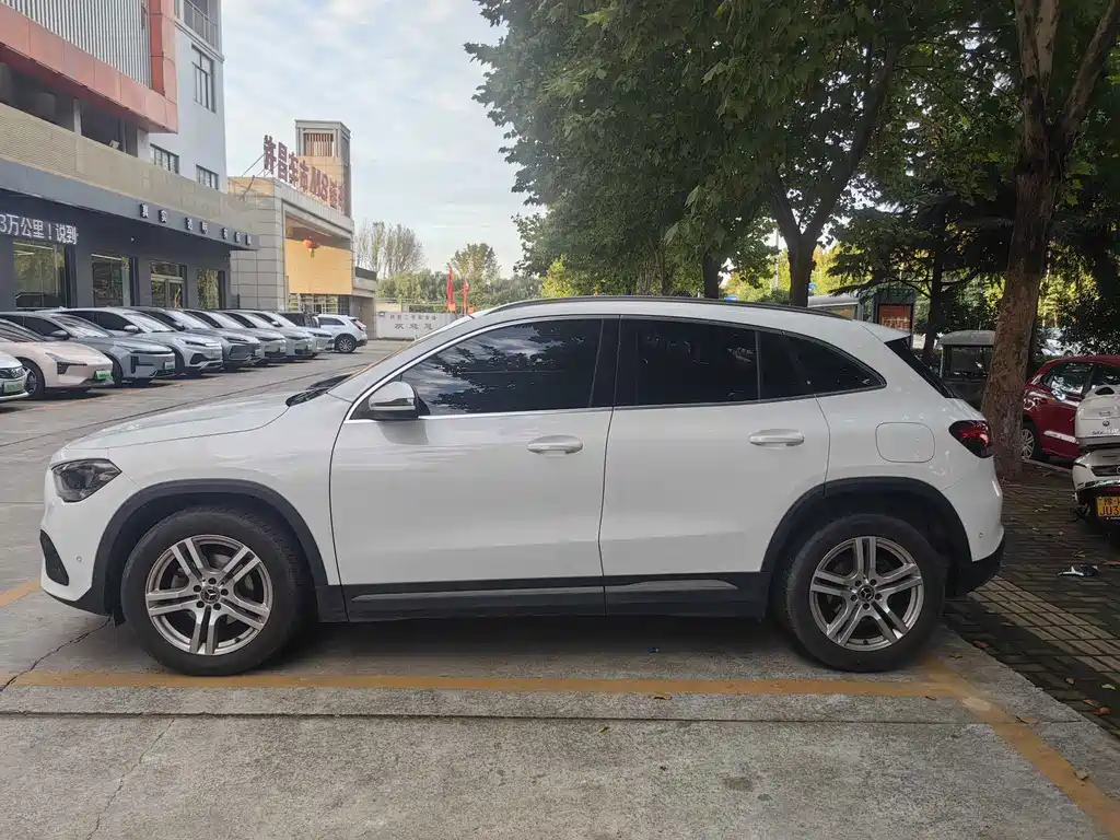 Mercedes-Benz GLA — миниатюра 3