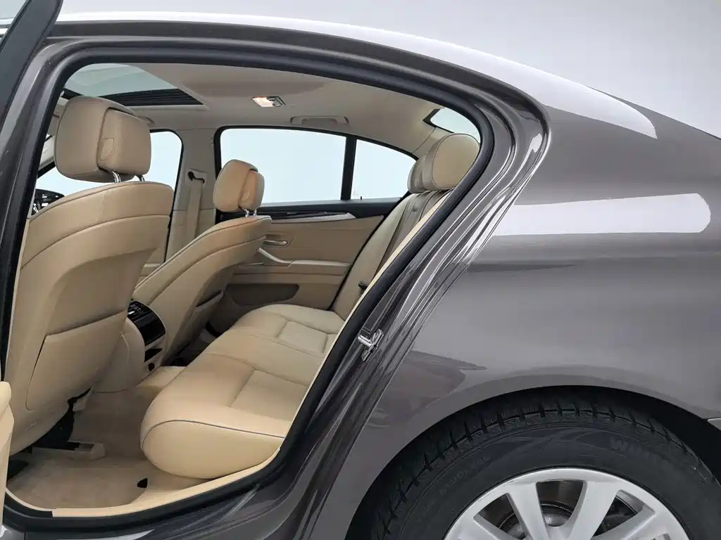 BMW 5 Series (Import) — миниатюра 15