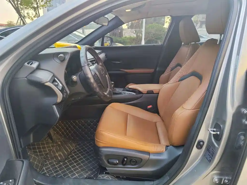 Lexus UX — миниатюра 5