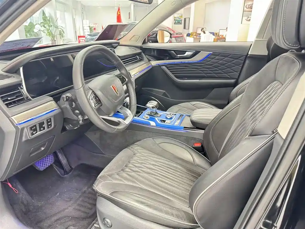 RED FLAG HONGQI HS5