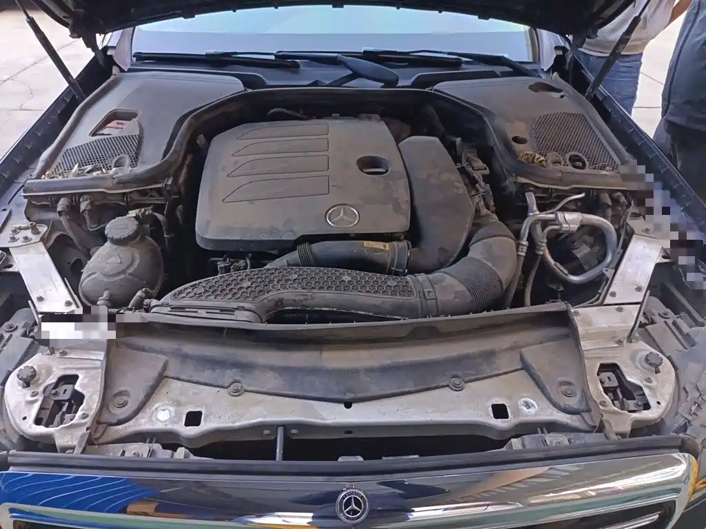 Mercedes-Benz E-Class — миниатюра 16