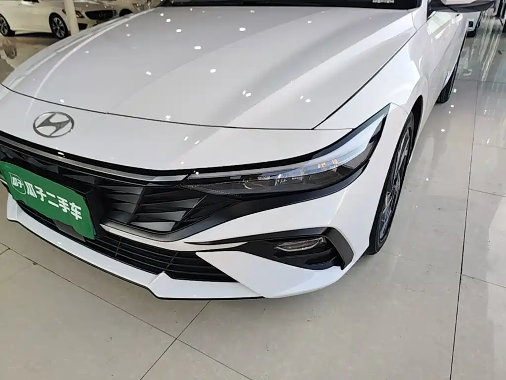 Hyundai Elantra — миниатюра 24
