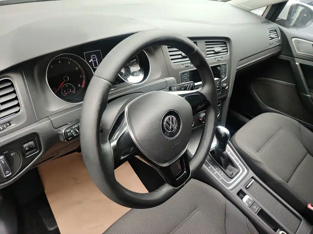 Volkswagen Golf — миниатюра 8