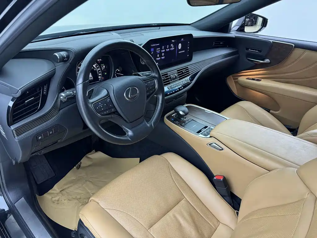Lexus LS — миниатюра 13