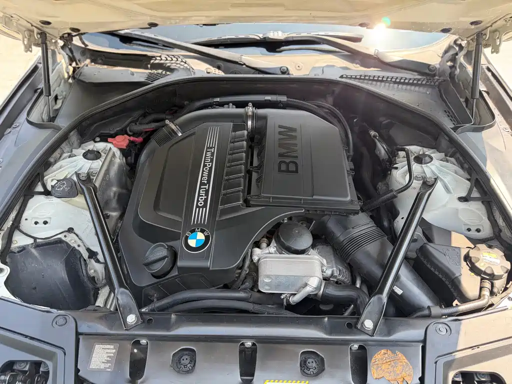 BMW 5 Series — миниатюра 17