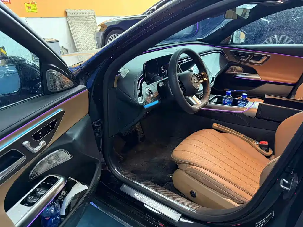 Mercedes-Benz E-Class — миниатюра 10