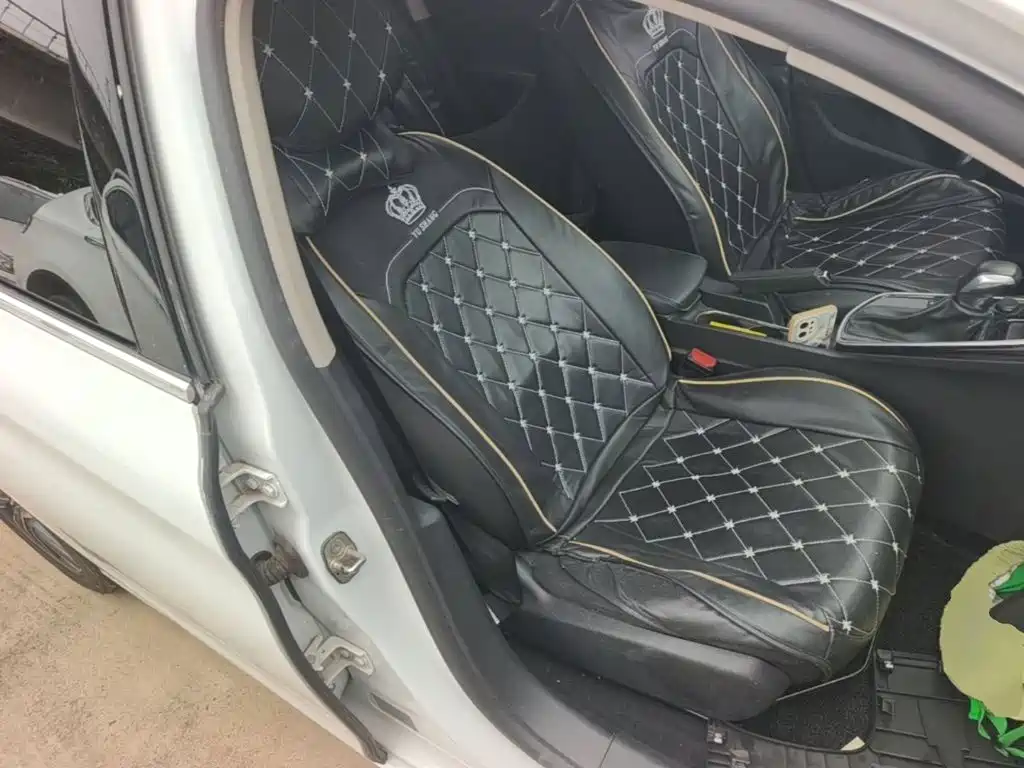 Peugeot 308 — миниатюра 25