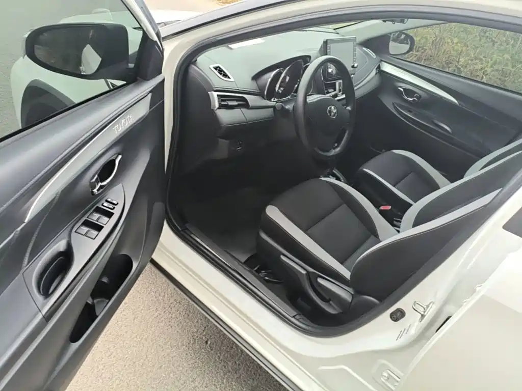 Toyota Yaris L — миниатюра 16