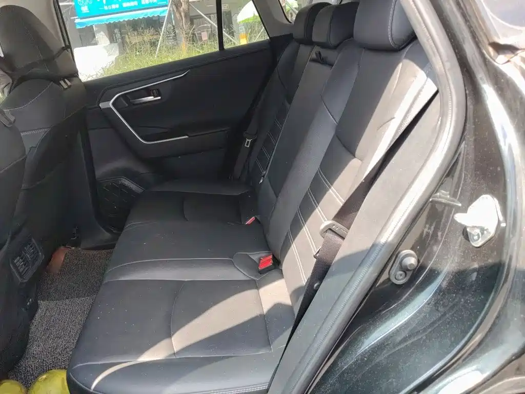 Toyota RAV4 — миниатюра 18