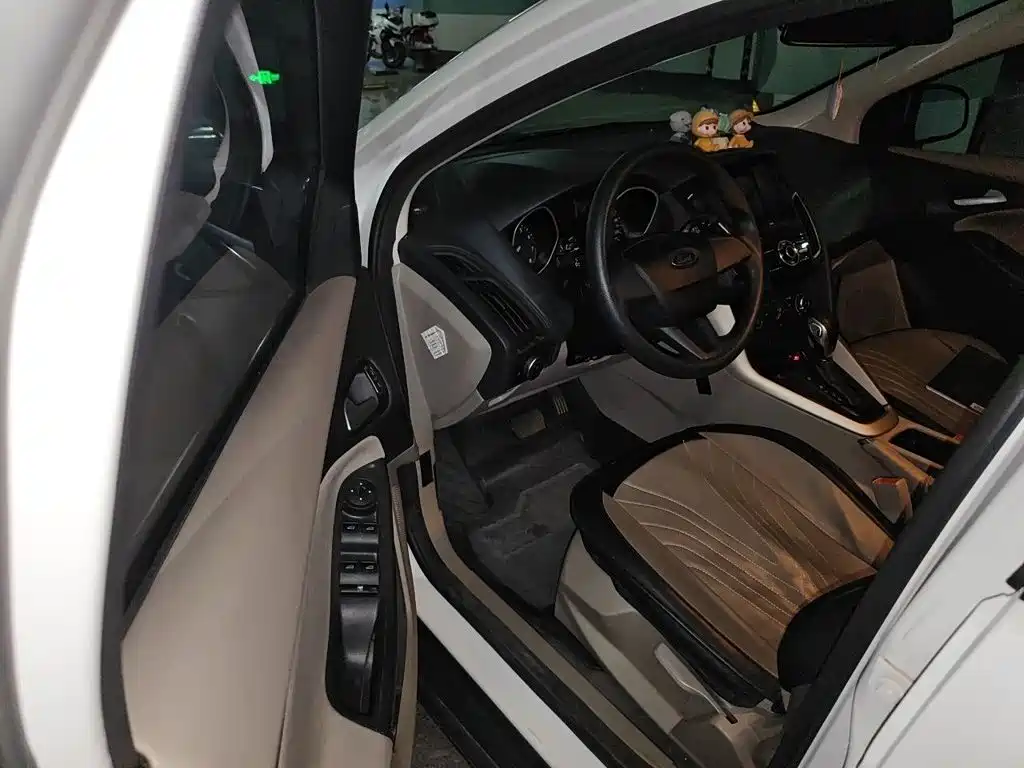Ford Focus — миниатюра 12