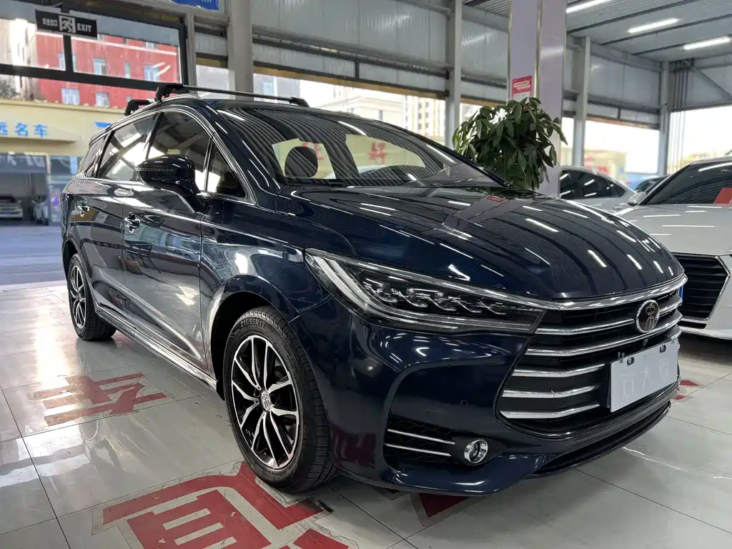 BYD MAX — миниатюра 3