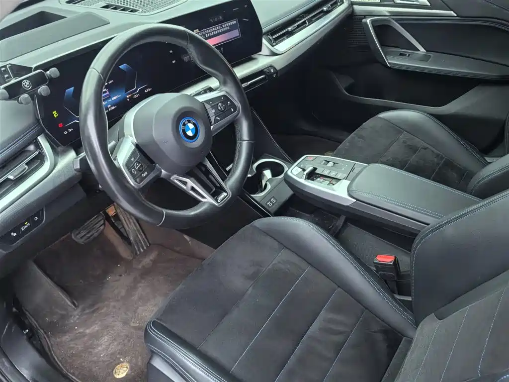 BMW iX1 — миниатюра 8