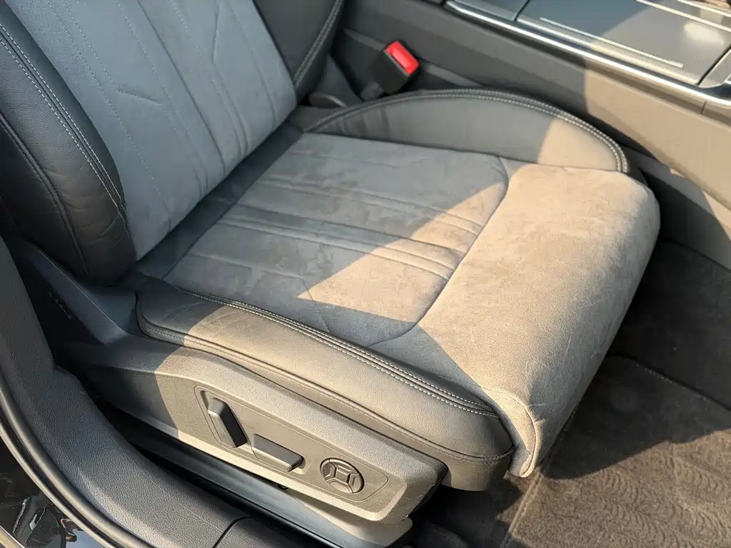 Audi A6L — миниатюра 12