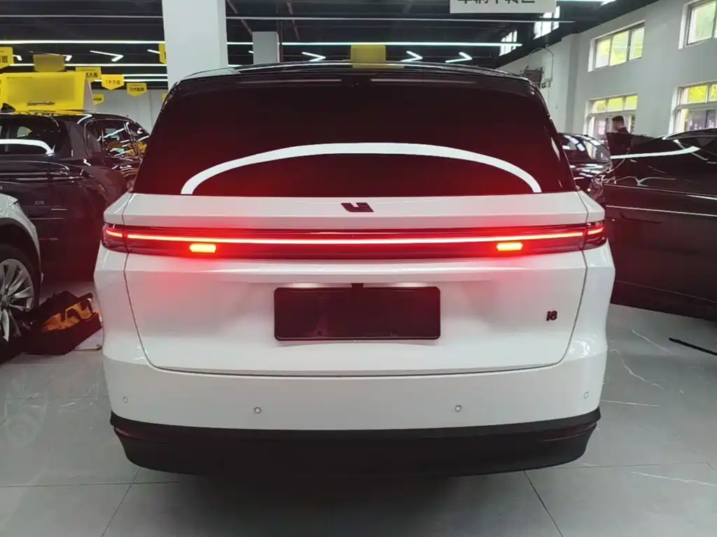 Li Auto i8 2025 Standard