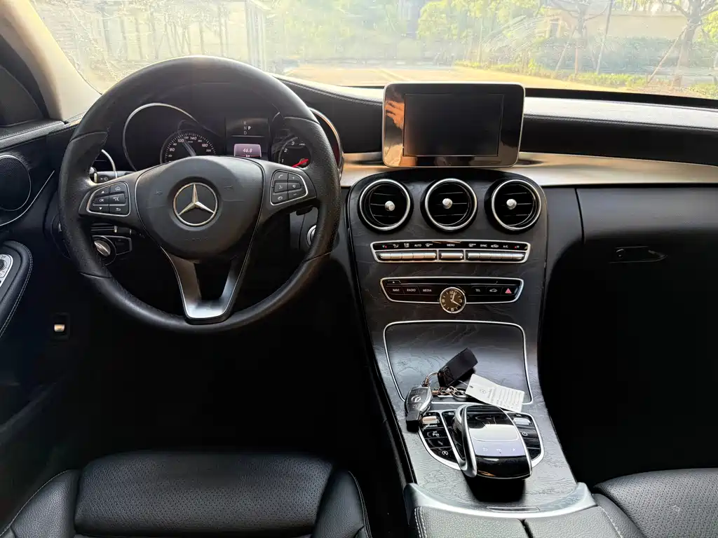Mercedes-Benz C-Class — миниатюра 11
