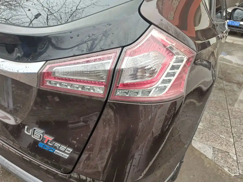 Luxgen U6 — миниатюра 19