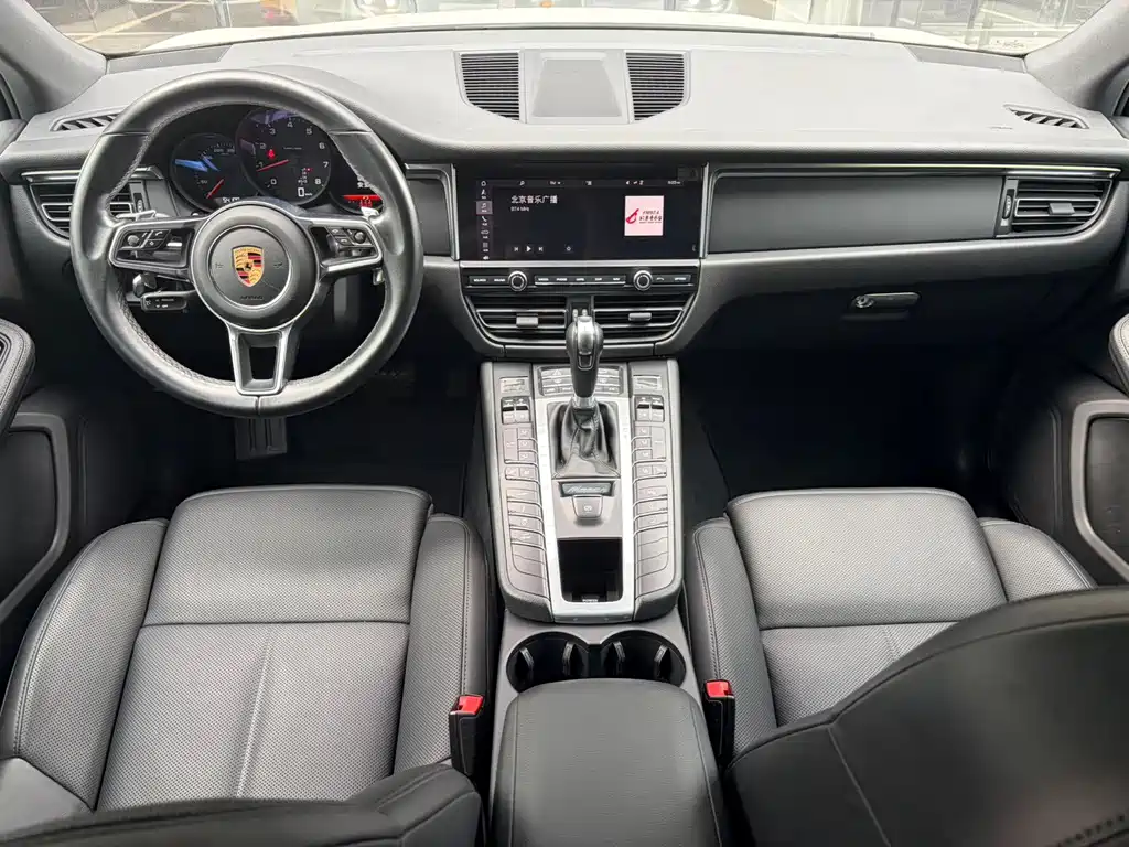 Porsche Macan — миниатюра 12
