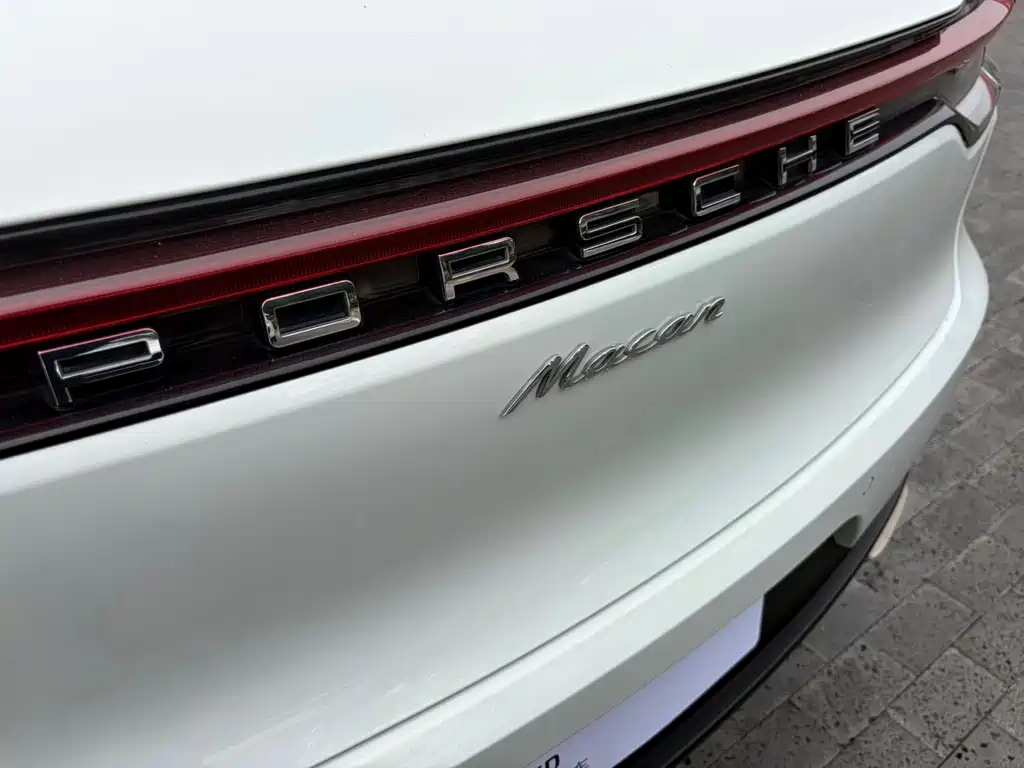 Porsche Macan — миниатюра 7