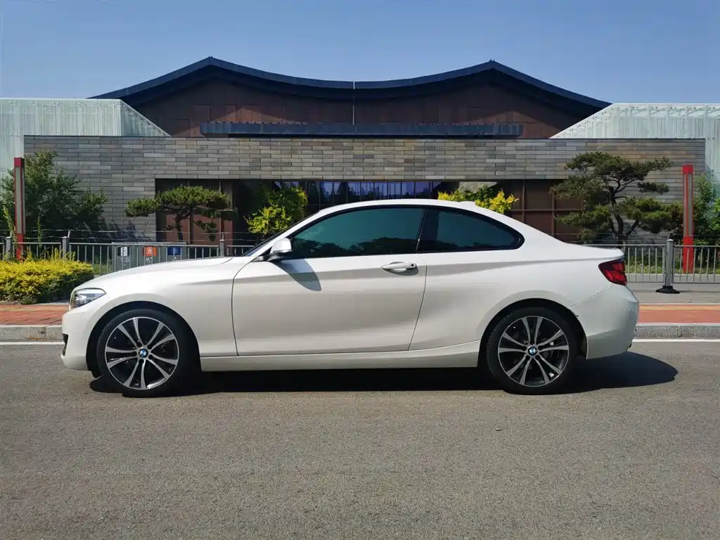 BMW 2 Series (Import) — миниатюра 4