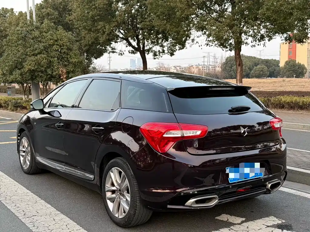 DS 5 2014 1.6T Luxury THP160