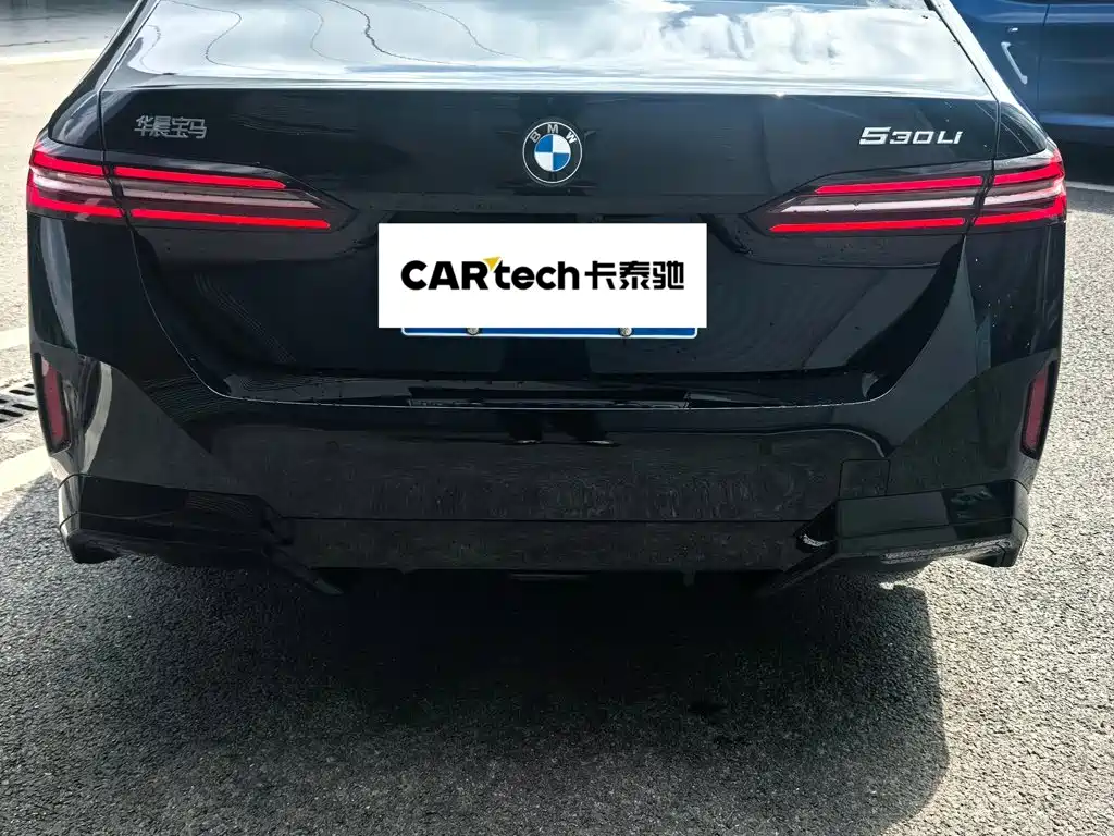 BMW 5 Series — миниатюра 8