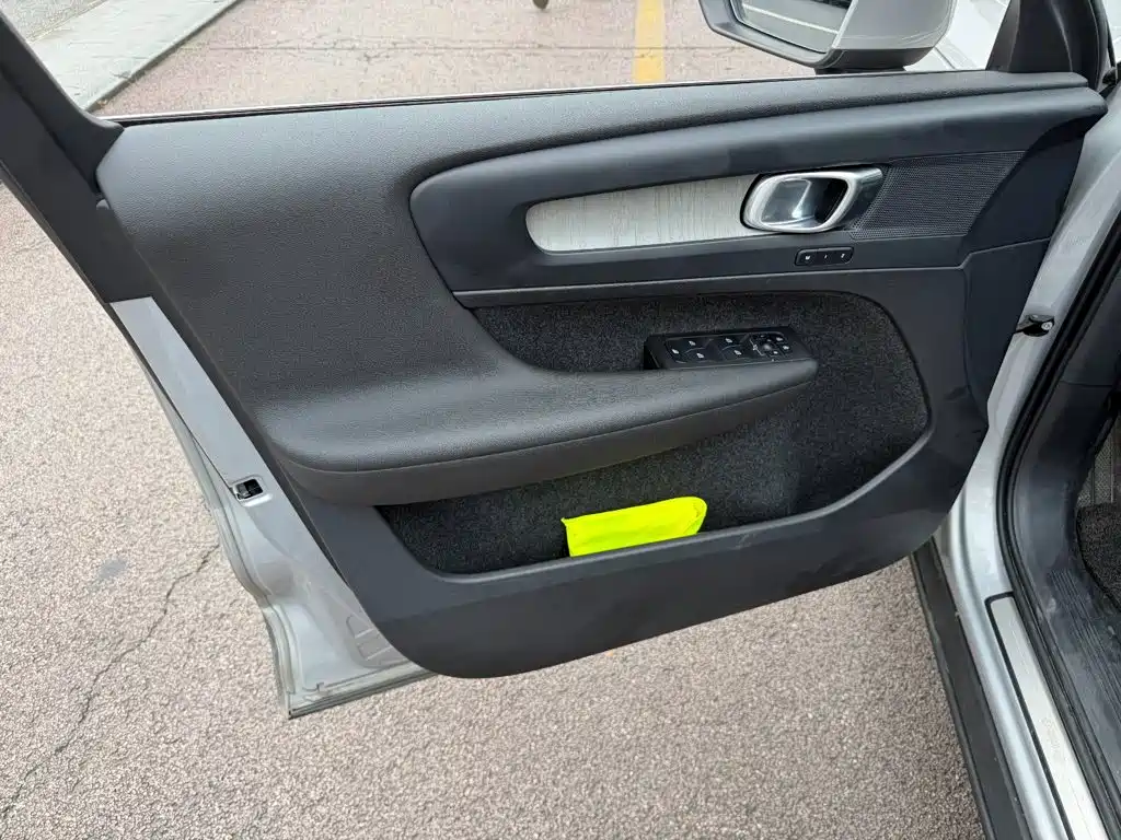 Volvo XC40 — миниатюра 6