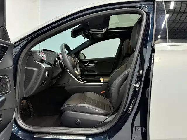 Mercedes-Benz C-Class — миниатюра 7