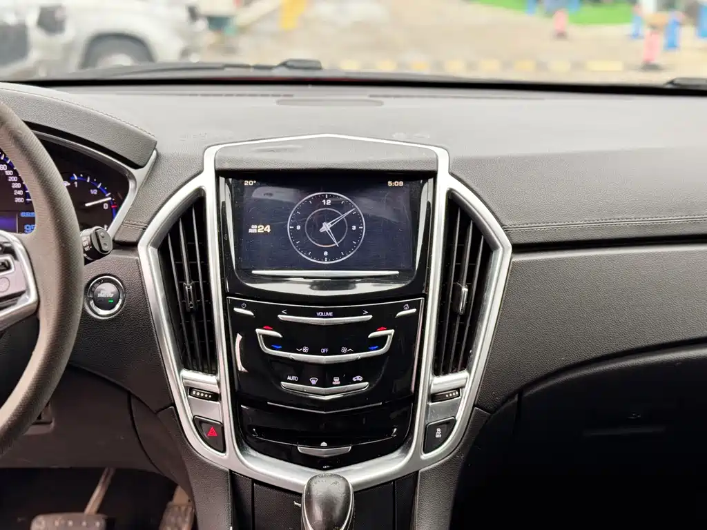 Cadillac SRX — миниатюра 8