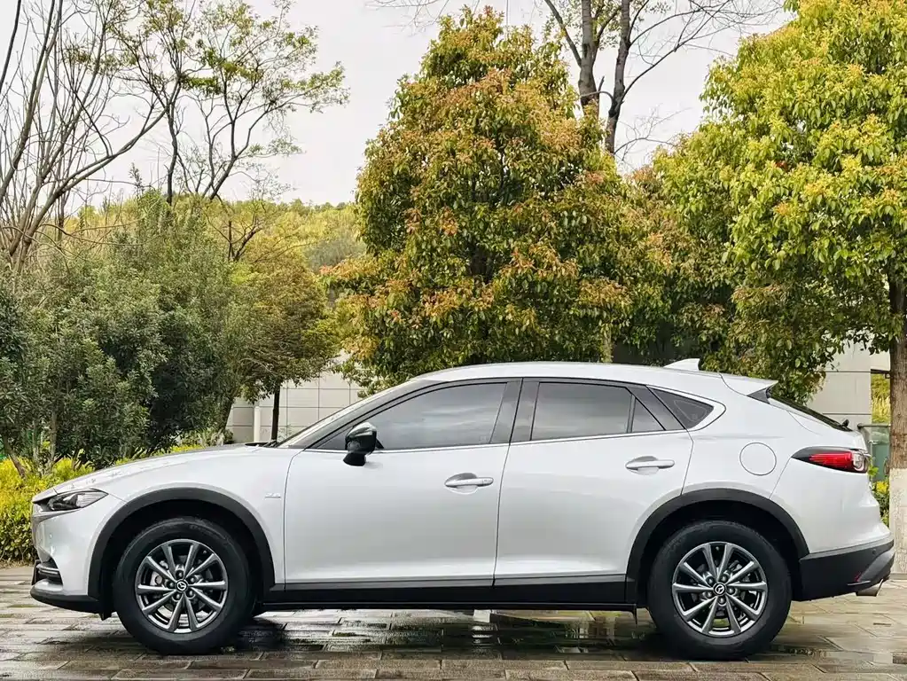 MAZDA CX 4