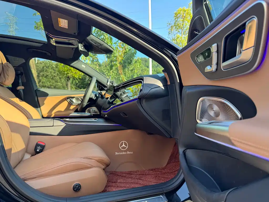 Mercedes-Benz E-Class — миниатюра 14
