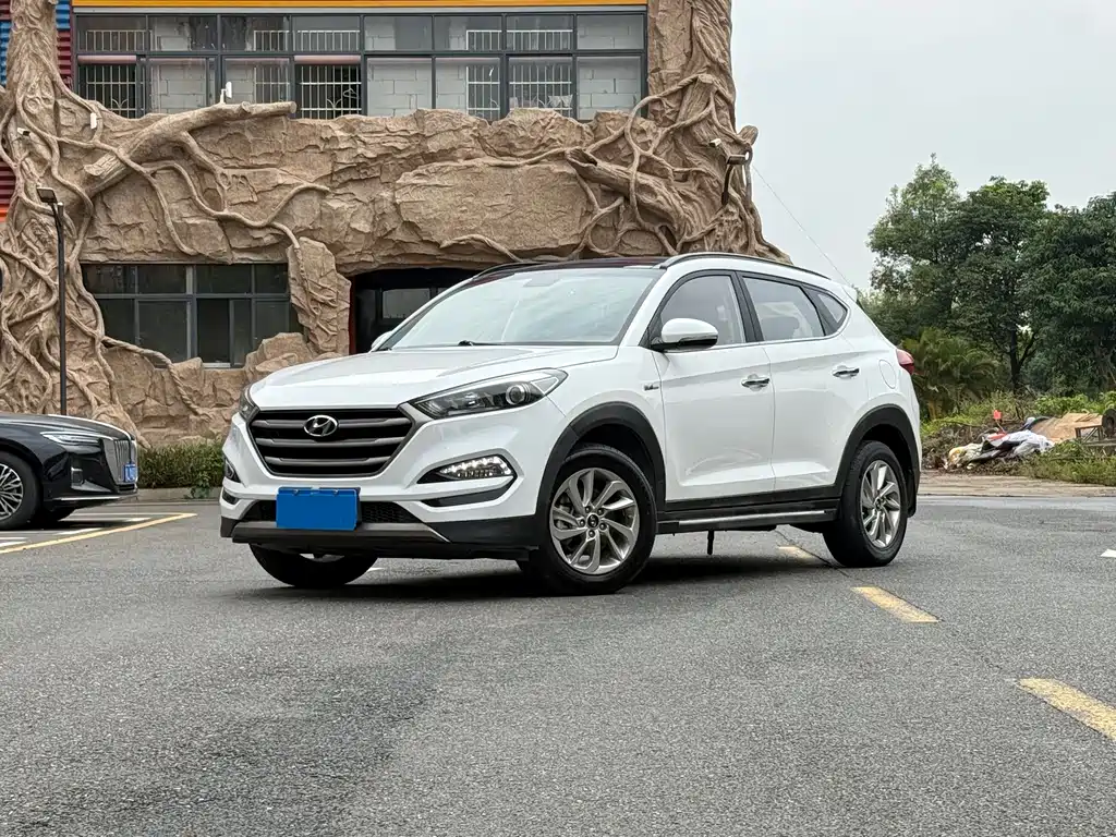 Hyundai Tucson 2015 1.6T DCT 2WD Smart Type
