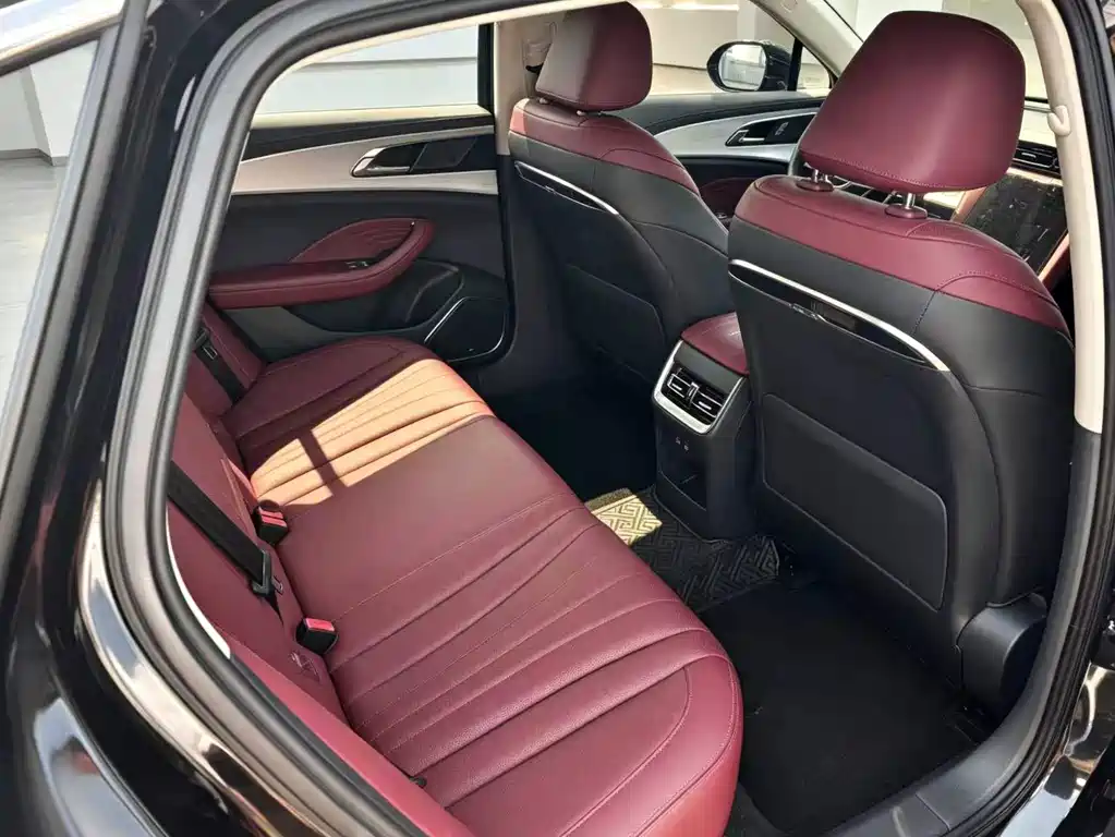 Hongqi Hongqi H5 — миниатюра 10