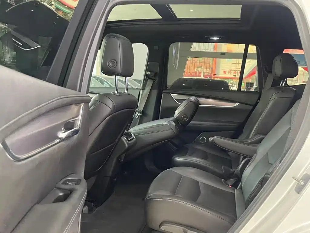 Cadillac XT6 — миниатюра 5