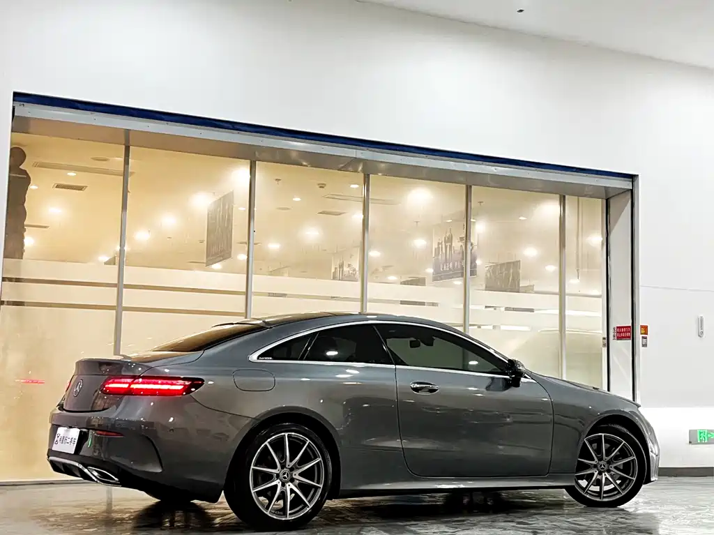 MERCEDES-BENZ E CLASS