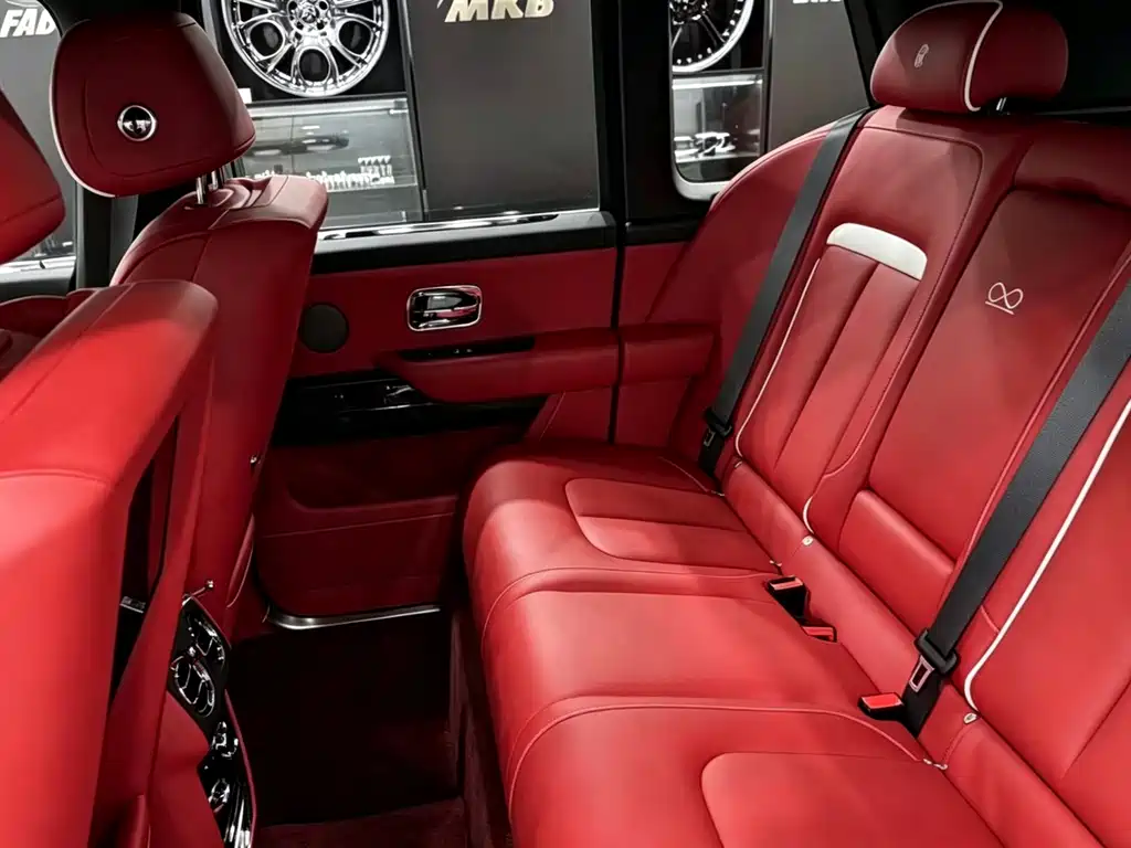Rolls-Royce Cullinan 2024 Black Badge