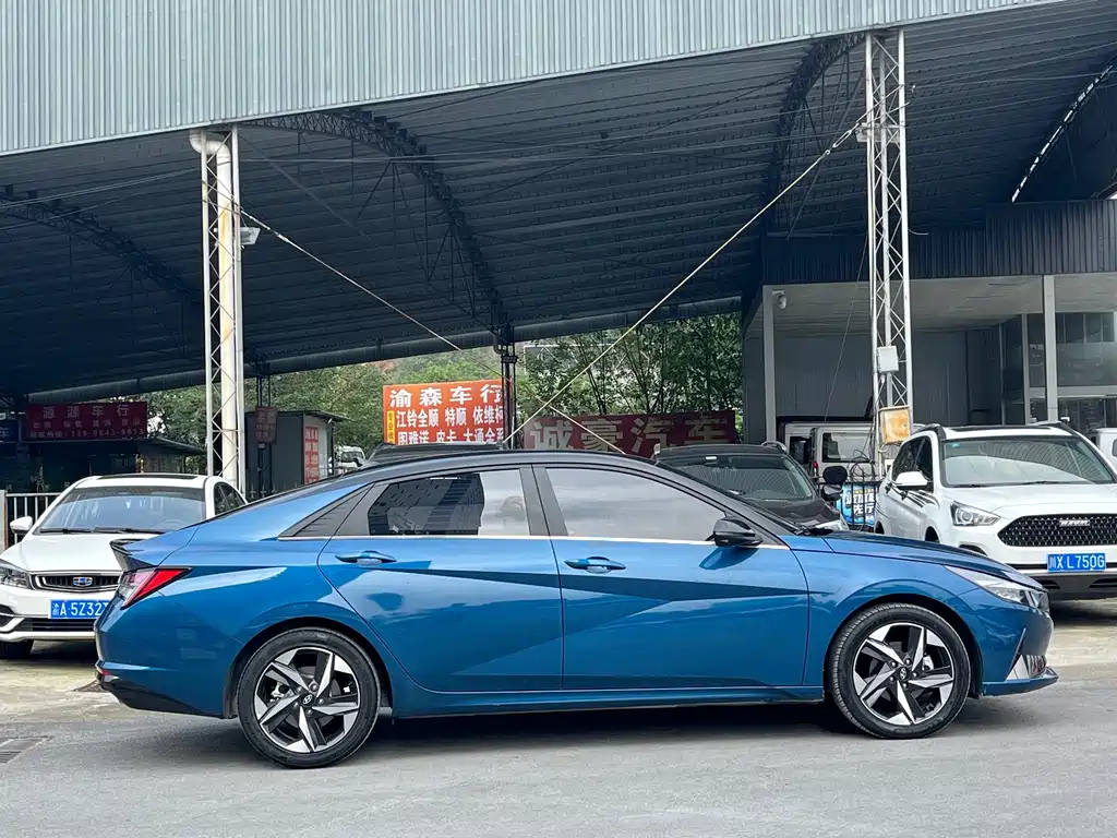 Hyundai Elantra — миниатюра 7